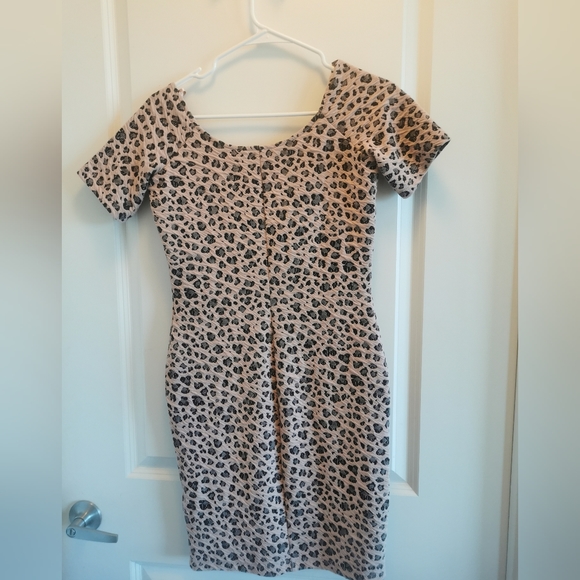 Guess leopard print mini dress - Picture 9 of 9